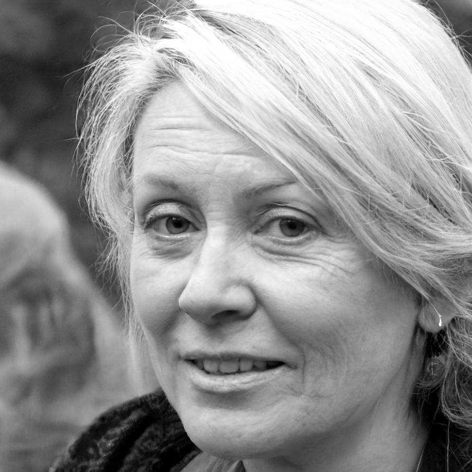 Portrait professionnel d'une experte en finance